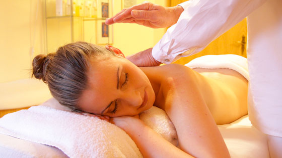 Ridurre lo stress con il massaggio ayurvedico